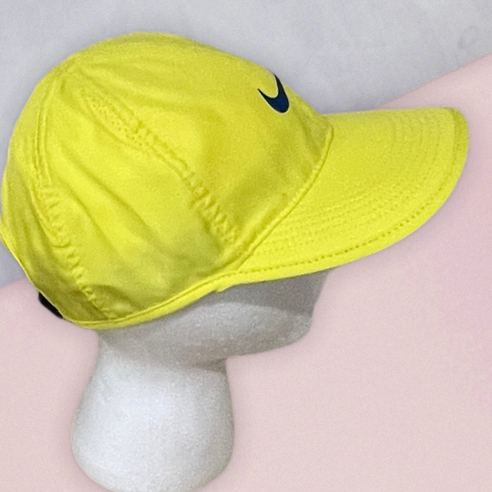 Nike Dri-Fit FeatherLight Cool & Sweat Wicking Cap